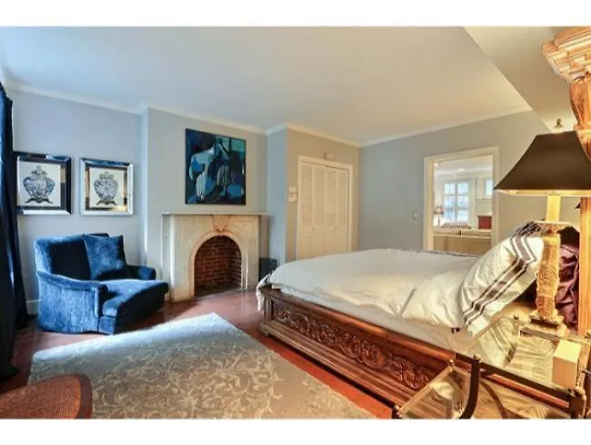 17 E Jones Garden Apartment Savannah